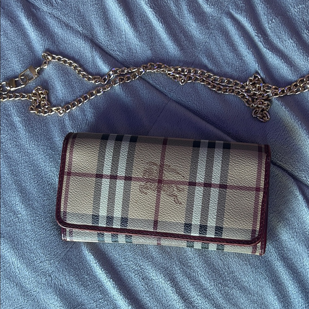 Burberry Checkered Chain Wallet - Cream and Red
